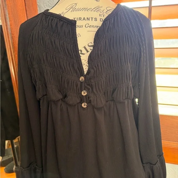 Black Smocked V-Neck Long Sleeve Top - Picture 2 of 9